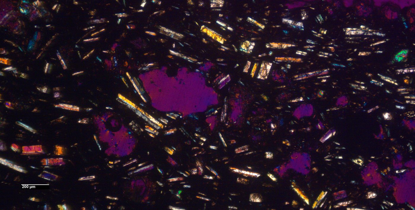 Microfotografía yeso colores amarillos